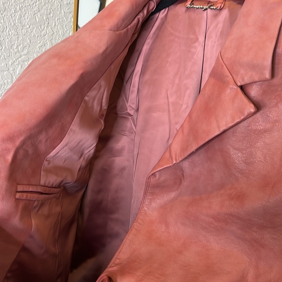 HOUSE OF CB 'Kiera' Warm Pink Vegan Leather Oversized Blazer NWOT - Picture 8 of 9